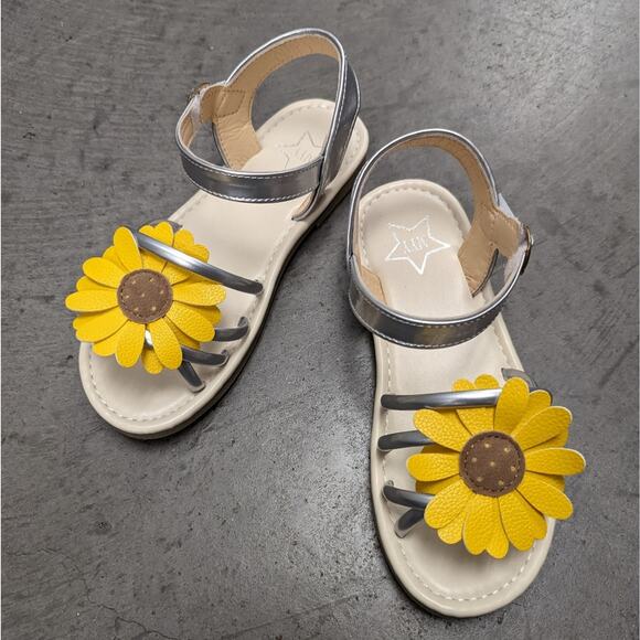 Sunflower Sandals by Myy, size 31 - Picture 1 of 4